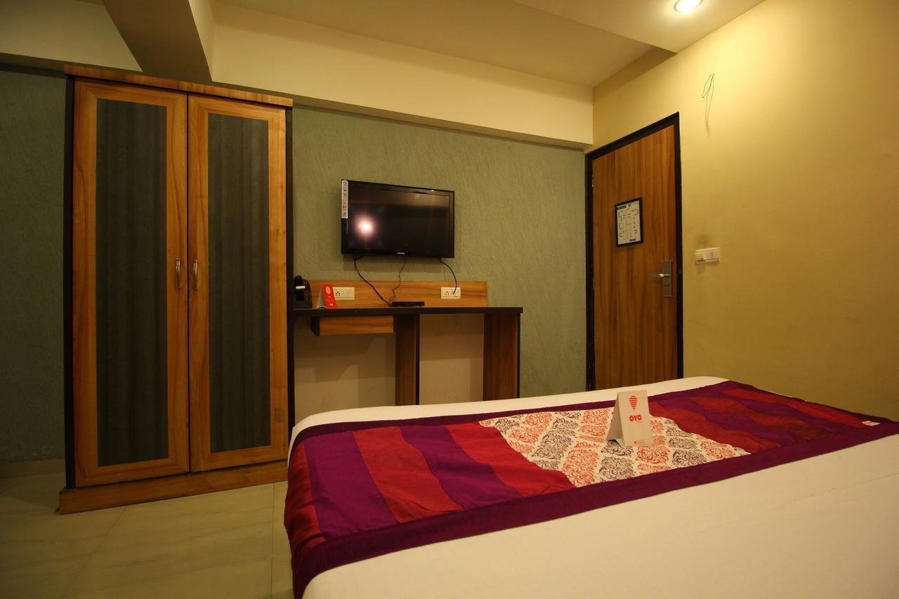 Oyo 8786 Hotel Maan Residency อาเมดาบัด ภายนอก รูปภาพ