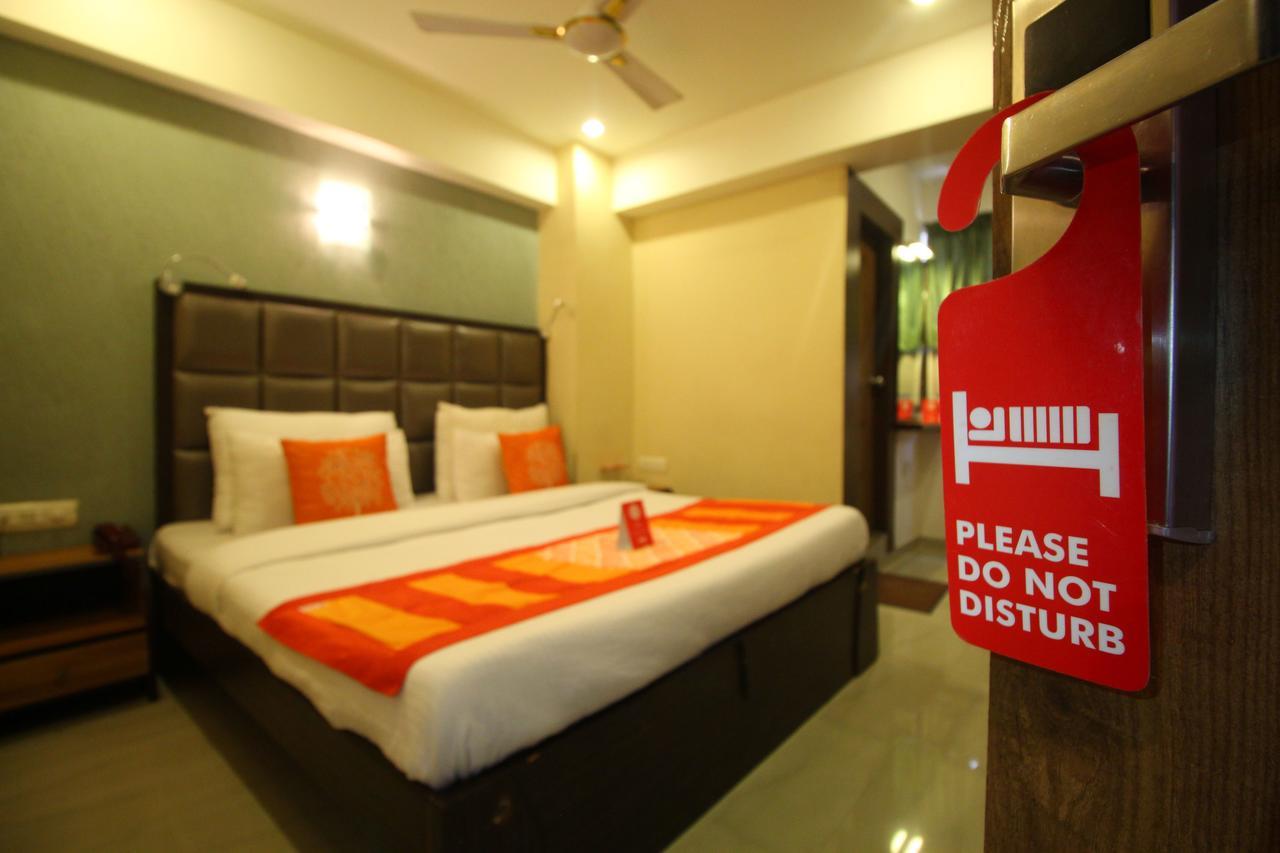 Oyo 8786 Hotel Maan Residency อาเมดาบัด ภายนอก รูปภาพ