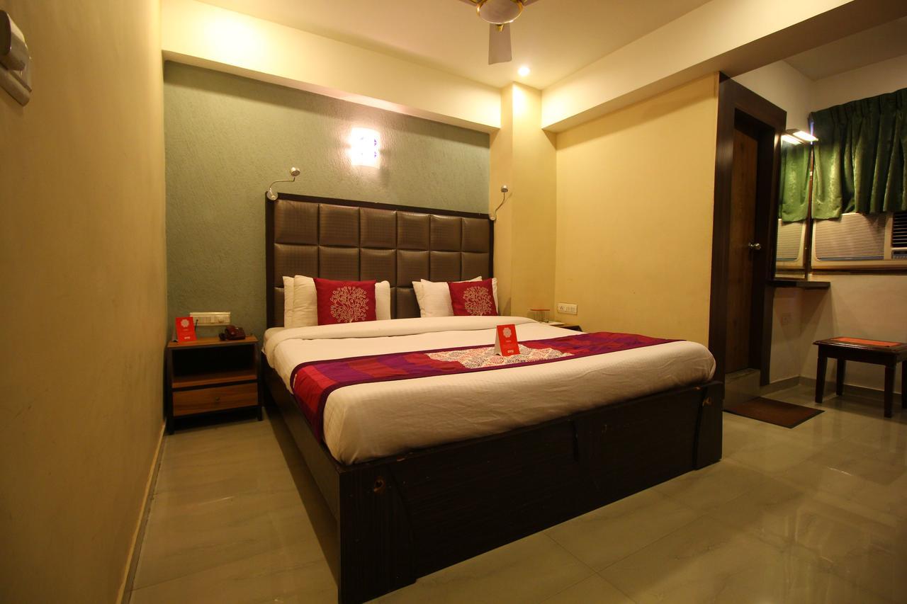 Oyo 8786 Hotel Maan Residency อาเมดาบัด ภายนอก รูปภาพ