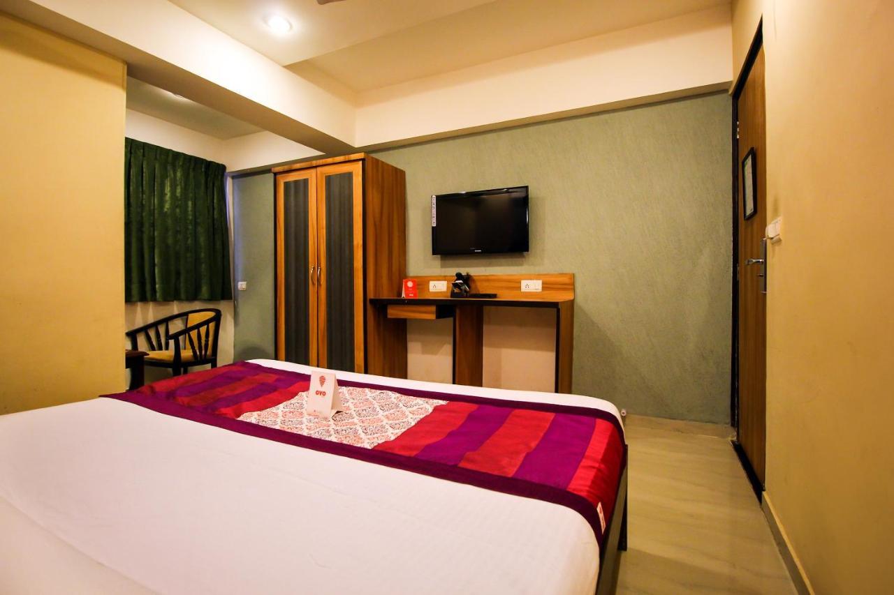 Oyo 8786 Hotel Maan Residency อาเมดาบัด ภายนอก รูปภาพ