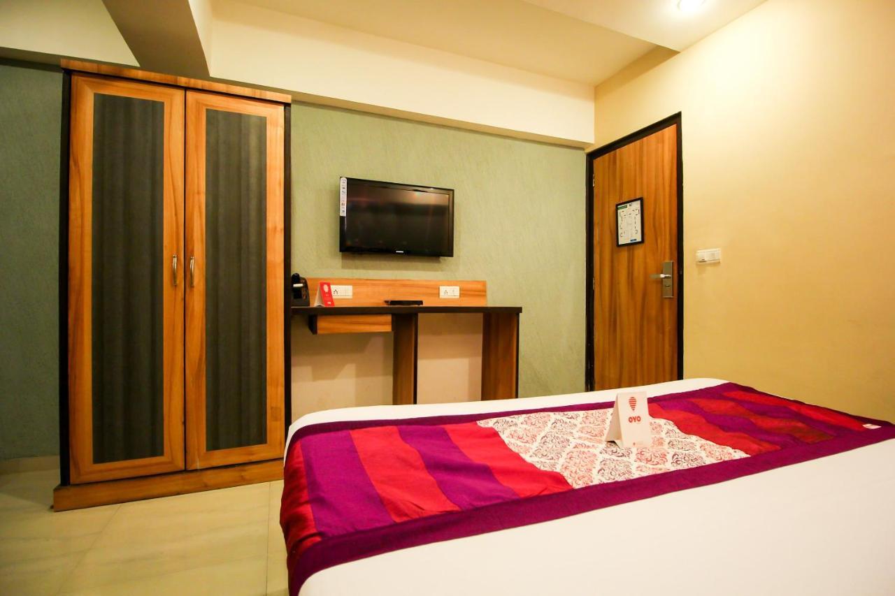 Oyo 8786 Hotel Maan Residency อาเมดาบัด ภายนอก รูปภาพ